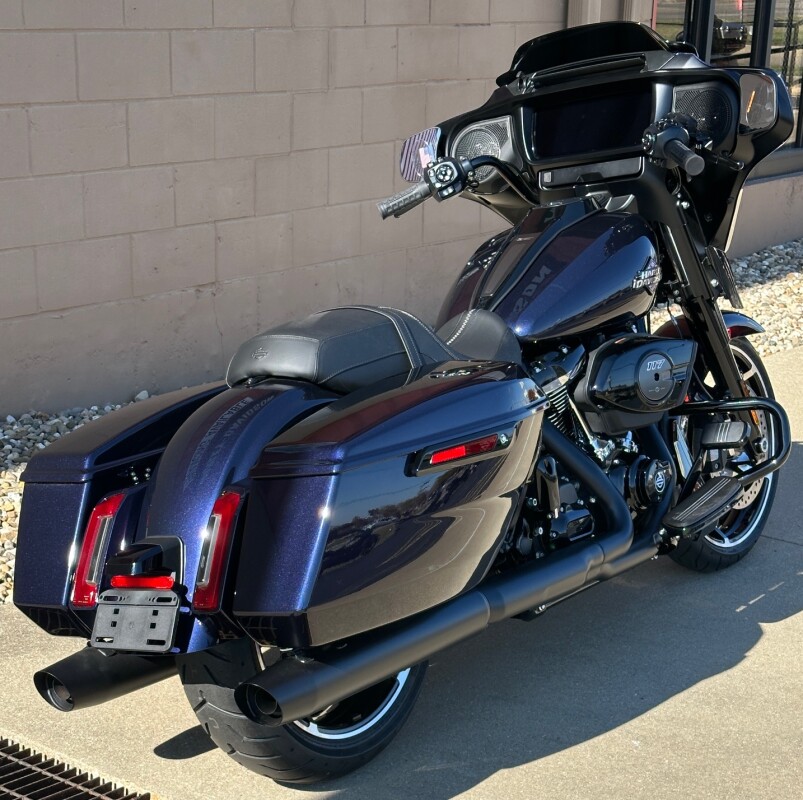 2025 Harley-Davidson Street Glide Mystic Shift - Photo 2