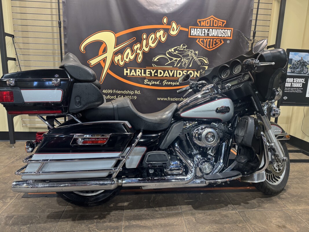 2010 Harley-Davidson Electra Glide Ultra Classic 086 V BLK/BRIL SLVR - Photo 2