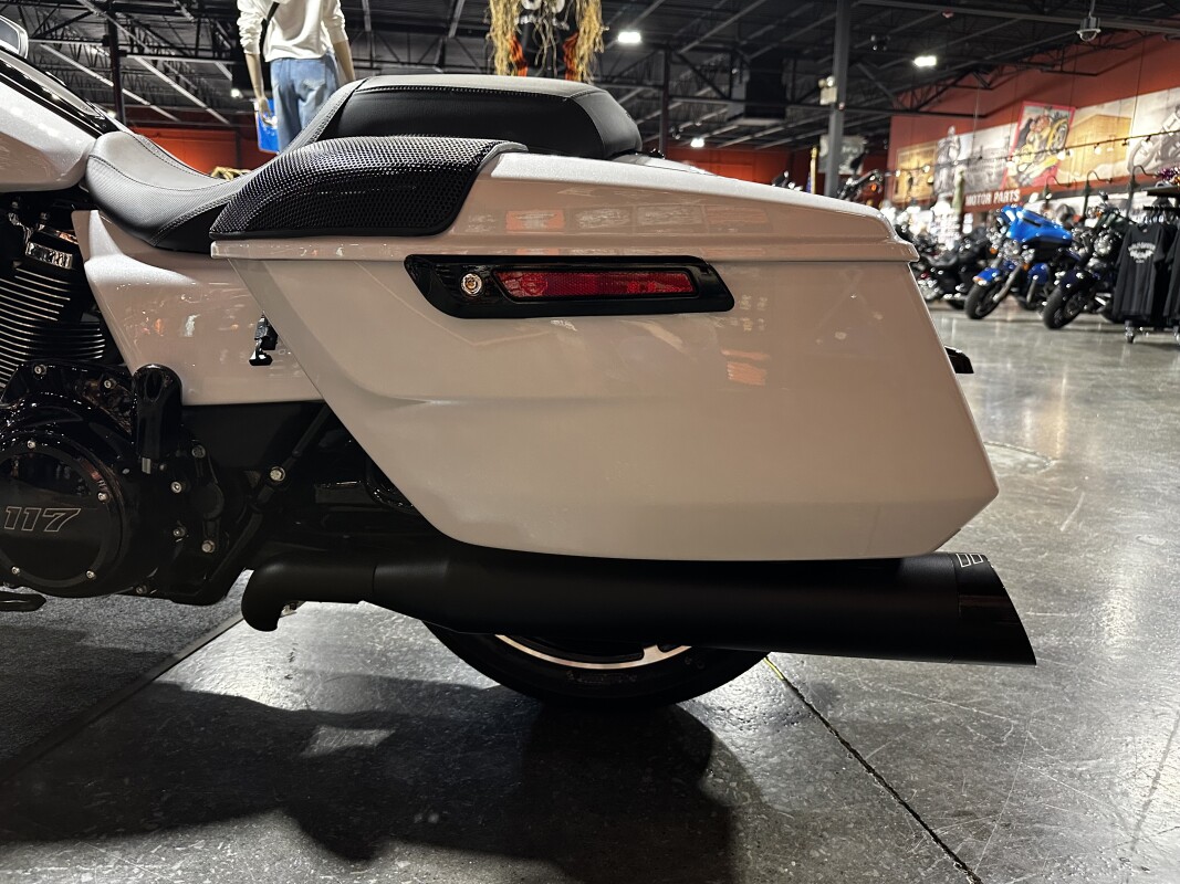 Harley-Davidson Road Glide 2025 FLTRX WHITE ONYX PRL - Photo 8