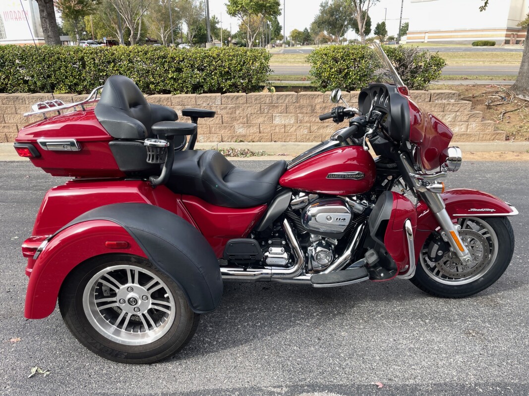 Harley-Davidson Tri Glide Ultra 2021 FLHTCUTG BILLIARD RED