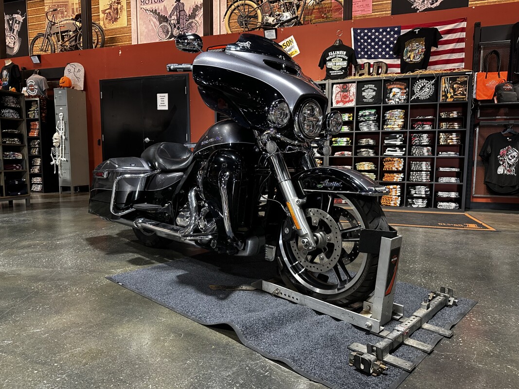 Harley-Davidson Electra Glide Ultra Limited 2014 FLHTK CHAR PRL/V BLK W/ PINSTRIPE