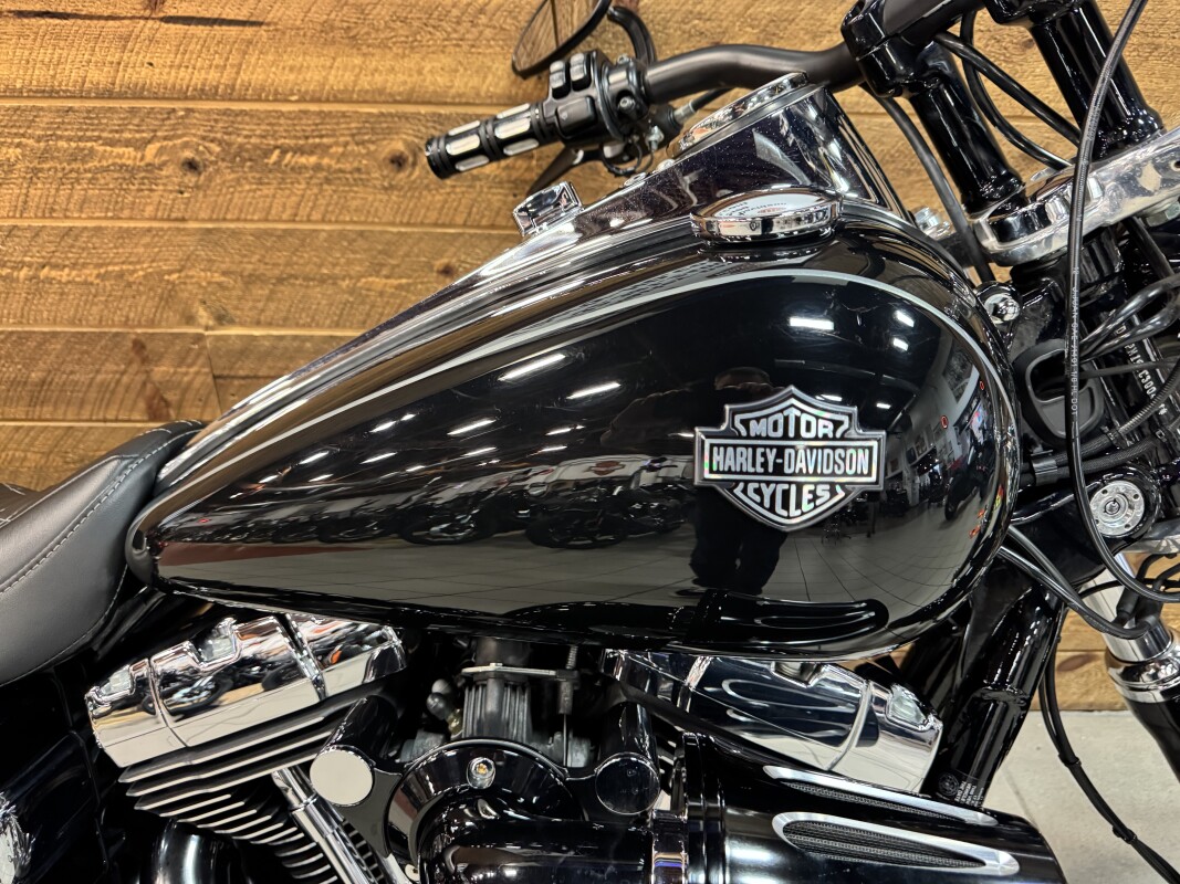 2014 HARLEY-DAVIDSON WIDE GLIDE VIVID BLACK FXDWG - Photo 2
