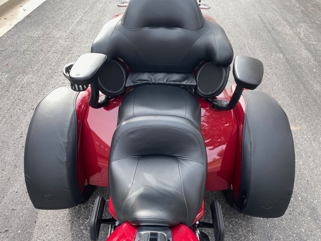 Harley-Davidson Tri Glide Ultra 2021 FLHTCUTG BILLIARD RED - Photo 6