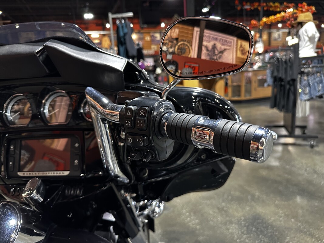Harley-Davidson Electra Glide Ultra Limited 2014 FLHTK CHAR PRL/V BLK W/ PINSTRIPE - Photo 4