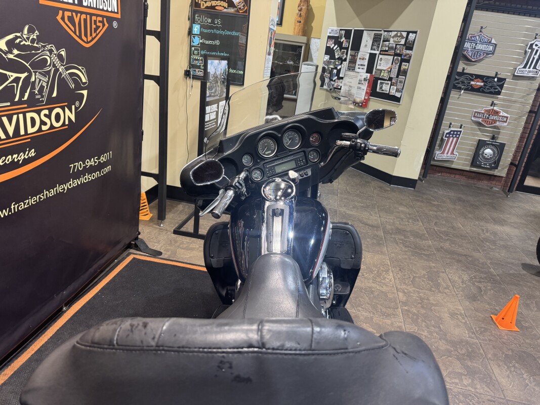 2010 Harley-Davidson Electra Glide Ultra Classic 086 V BLK/BRIL SLVR - Photo 5