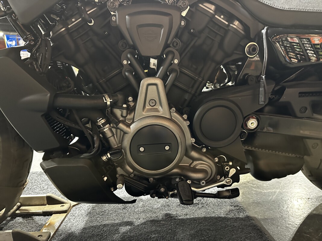 Harley-Davidson Nightster Special 2023 RH975S VIVID BLACK - Photo 10