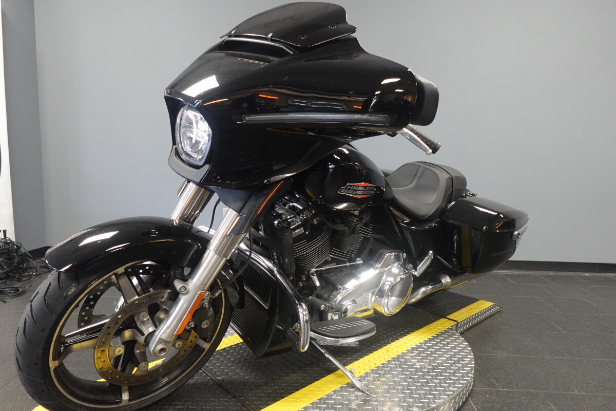 2024 Harley-Davidson Street Glide FLHX - Photo 4