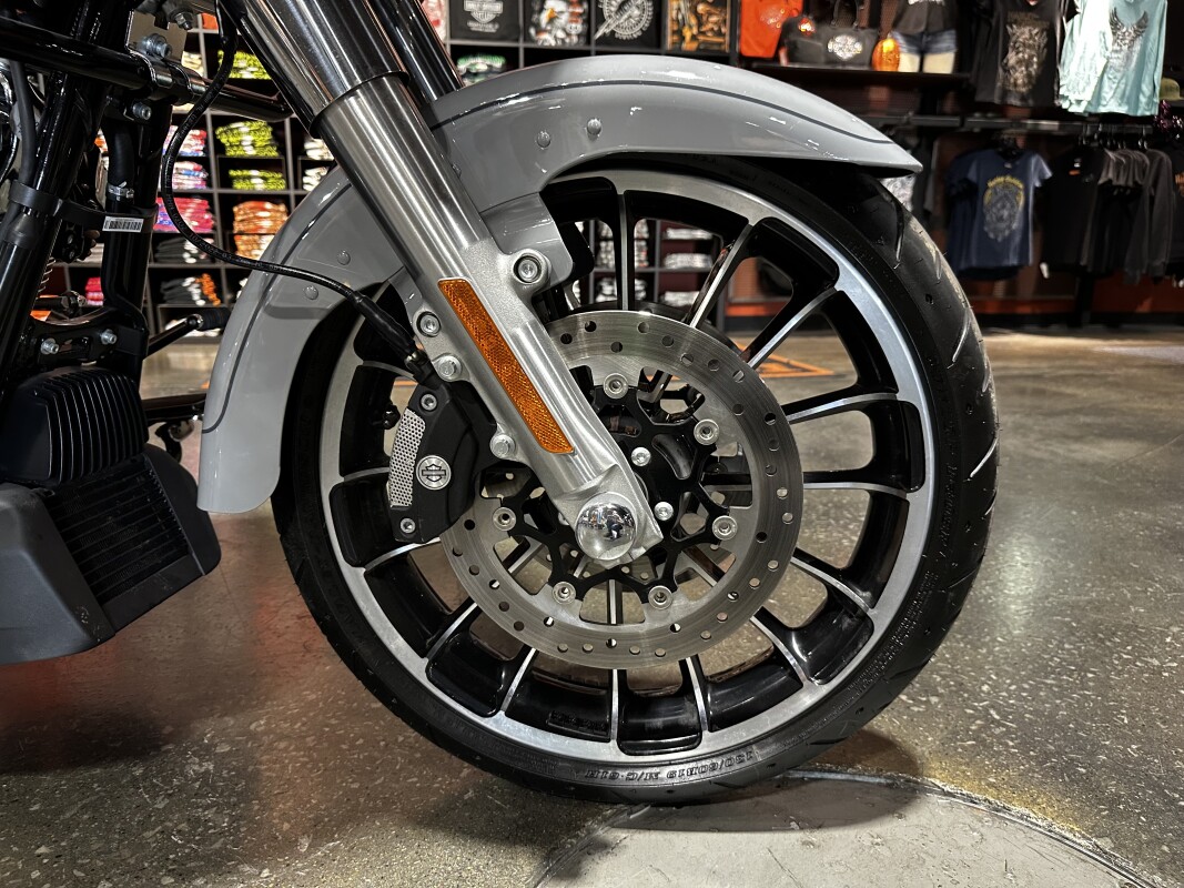 Harley-Davidson Road Glide 3 2024 FLTRT BILLIARD GRAY W/ PINSTRIPE - Photo 2
