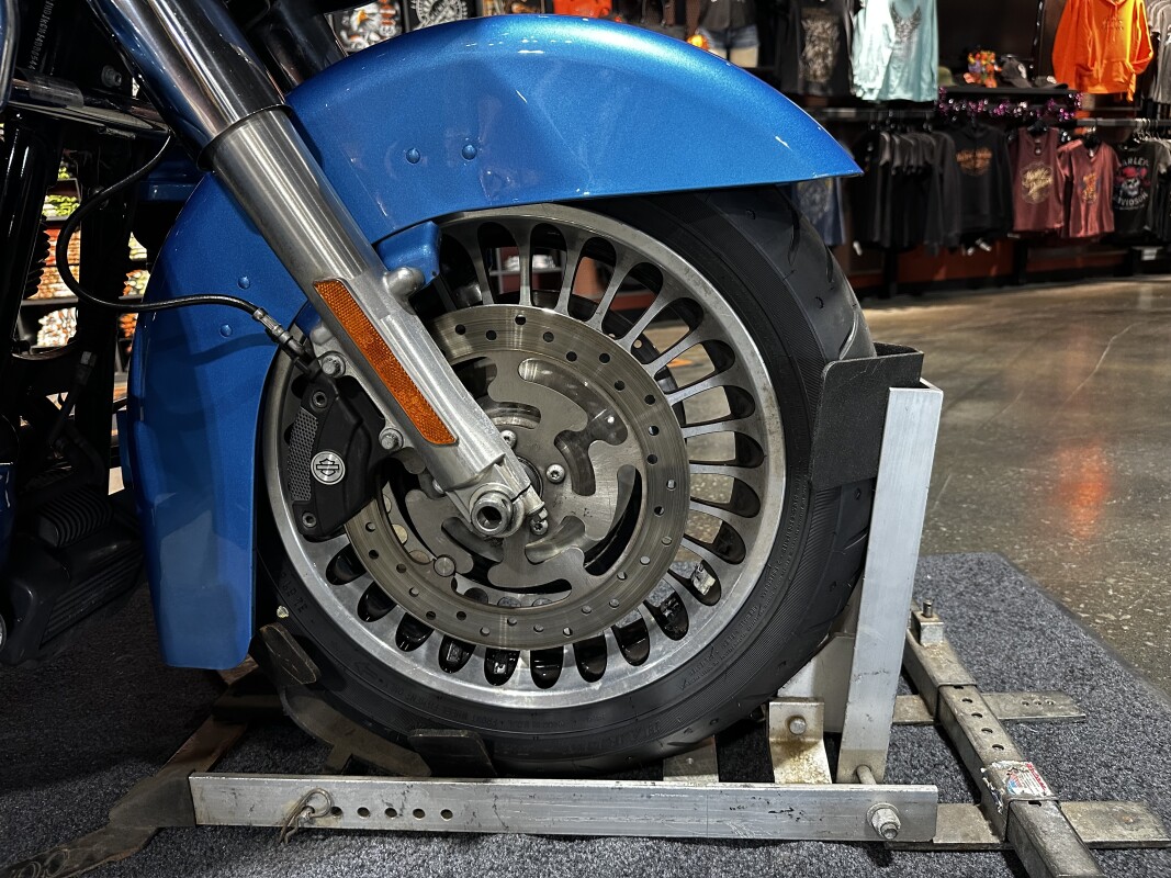 Harley-Davidson Road Glide Ultra 2011 FLTRU COOL BLUE PEARL - Photo 2
