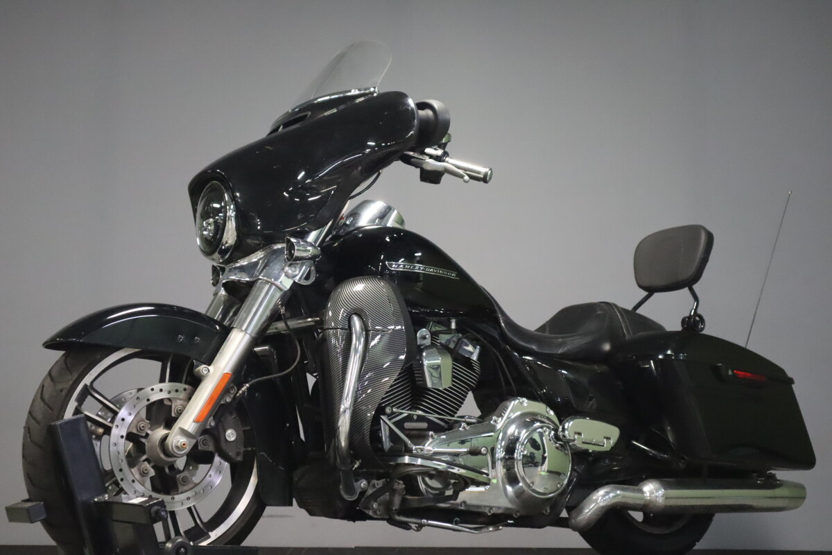 2014 Harley-Davidson Street Glide FLHX - Photo 4