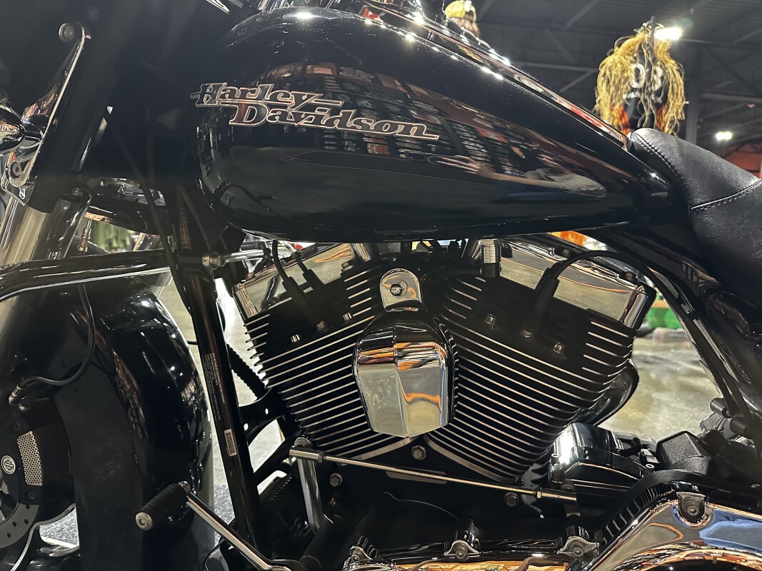 Harley-Davidson Street Glide 2011 FLHX BLACK - Photo 9