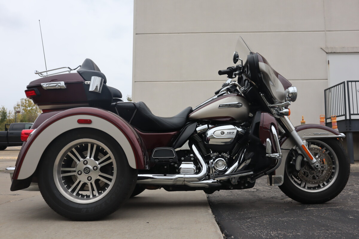 2018 Harley-Davidson Tri Glide Ultra FLHTCUTG
