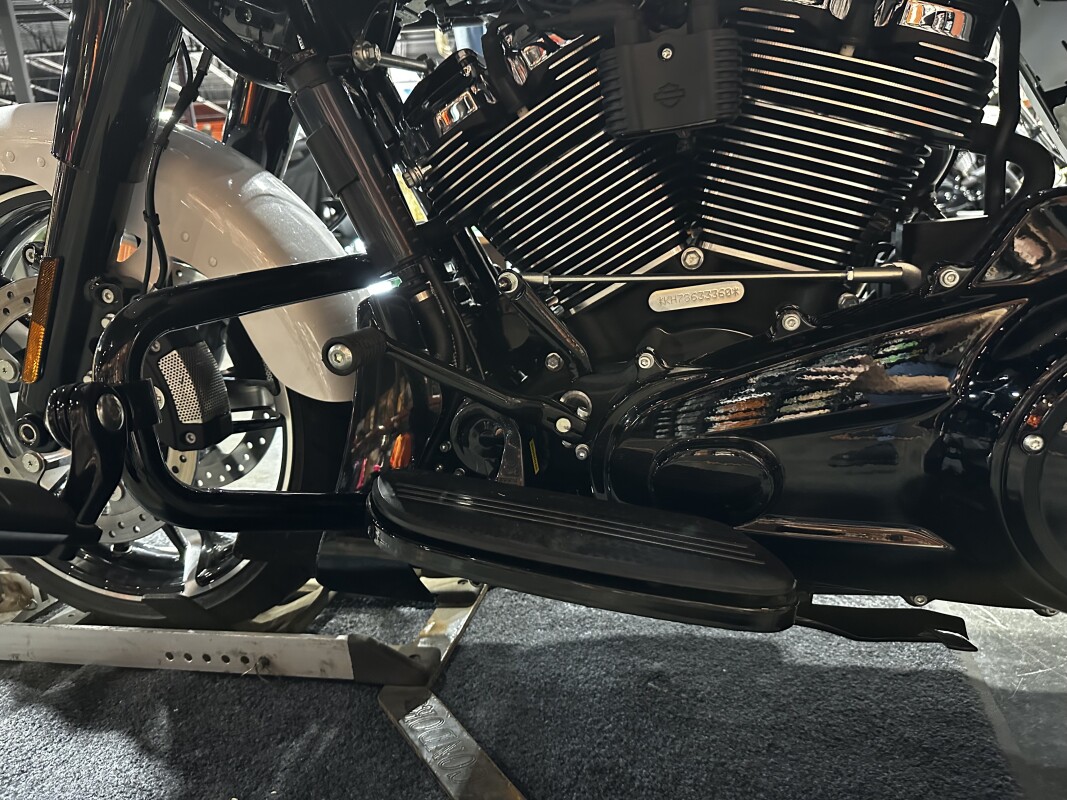 Harley-Davidson Road Glide 2025 FLTRX WHITE ONYX PRL - Photo 10