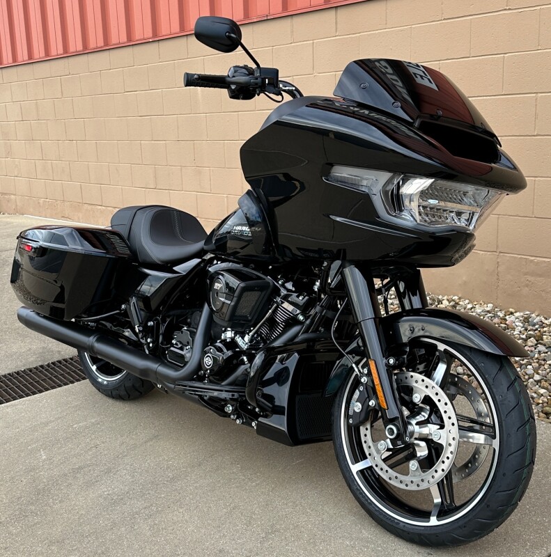 2025 Harley-Davidson Road Glide Vivid Black - Photo 3