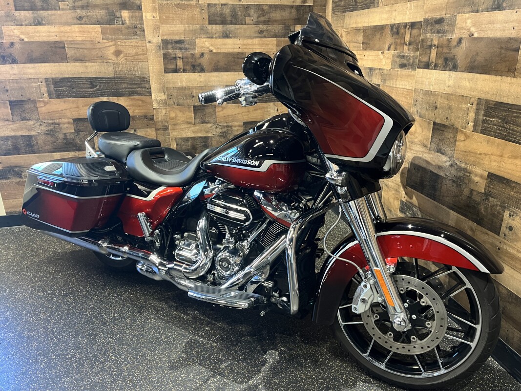 2021 Harley-Davidson CVO Street Glide Sunset Orange Fade & Sunset Black FLHXSE - Photo 2