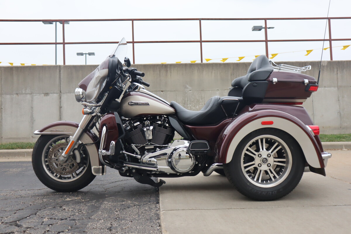 2018 Harley-Davidson Tri Glide Ultra FLHTCUTG - Photo 5