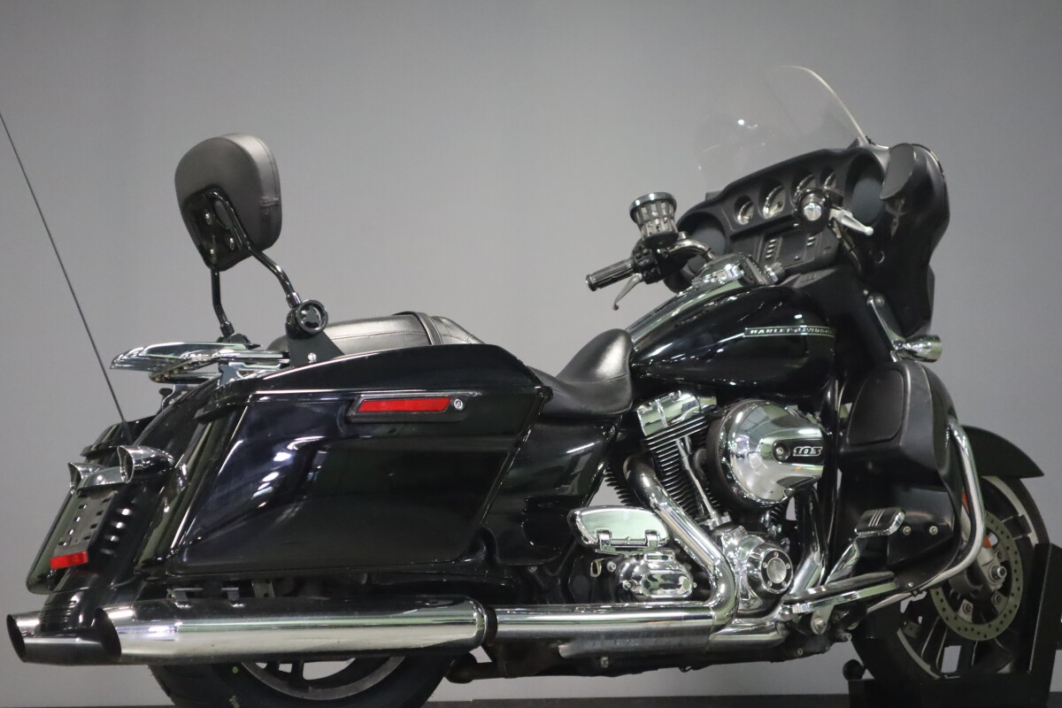 2014 Harley-Davidson Street Glide FLHX - Photo 8