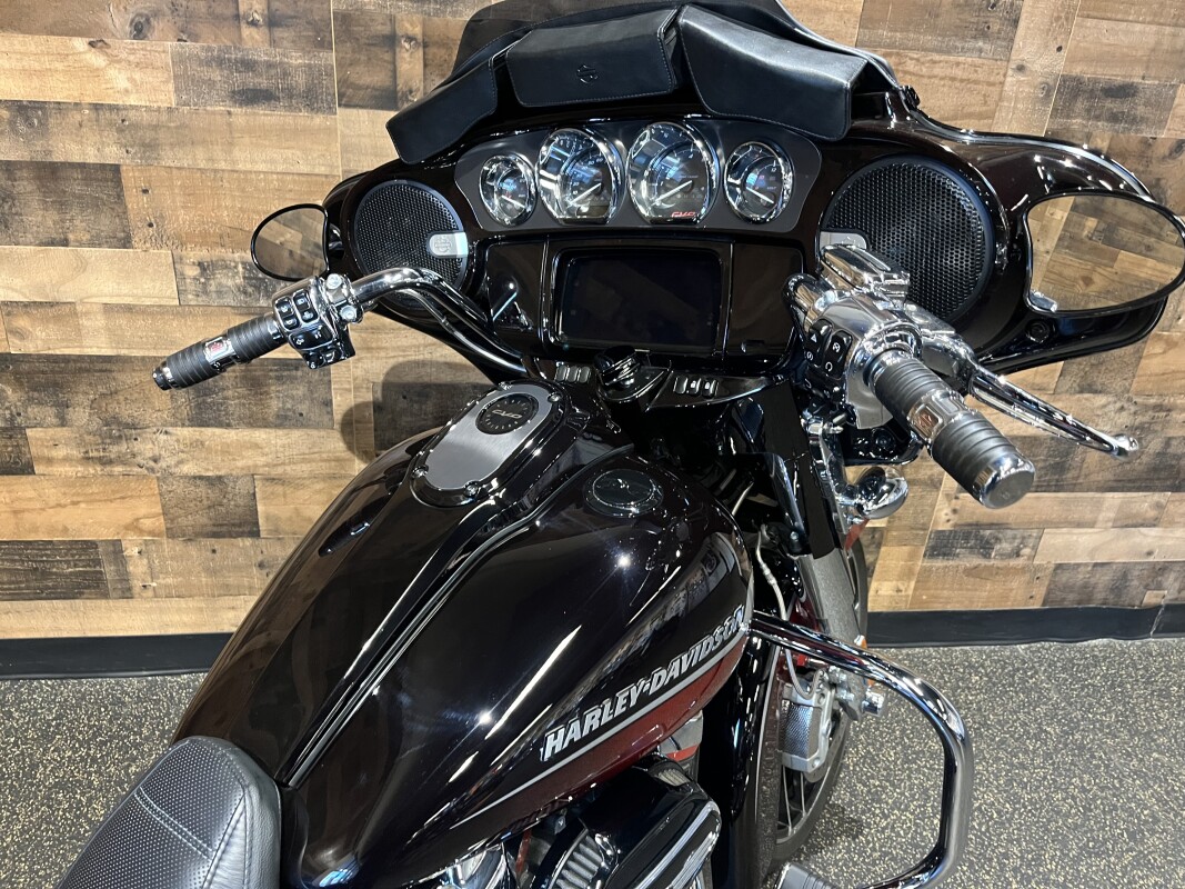 2021 Harley-Davidson CVO Street Glide Sunset Orange Fade & Sunset Black FLHXSE - Photo 5