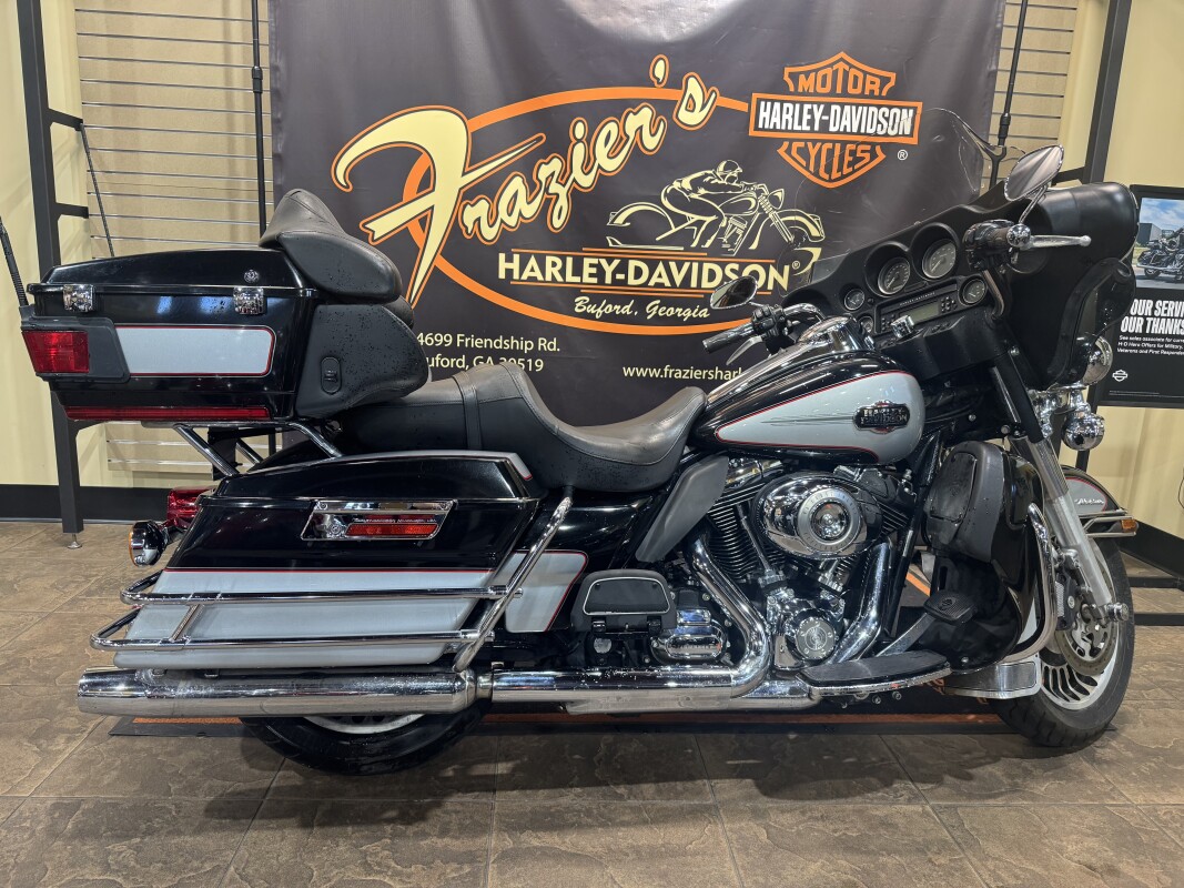 2010 Harley-Davidson Electra Glide Ultra Classic 086 V BLK/BRIL SLVR