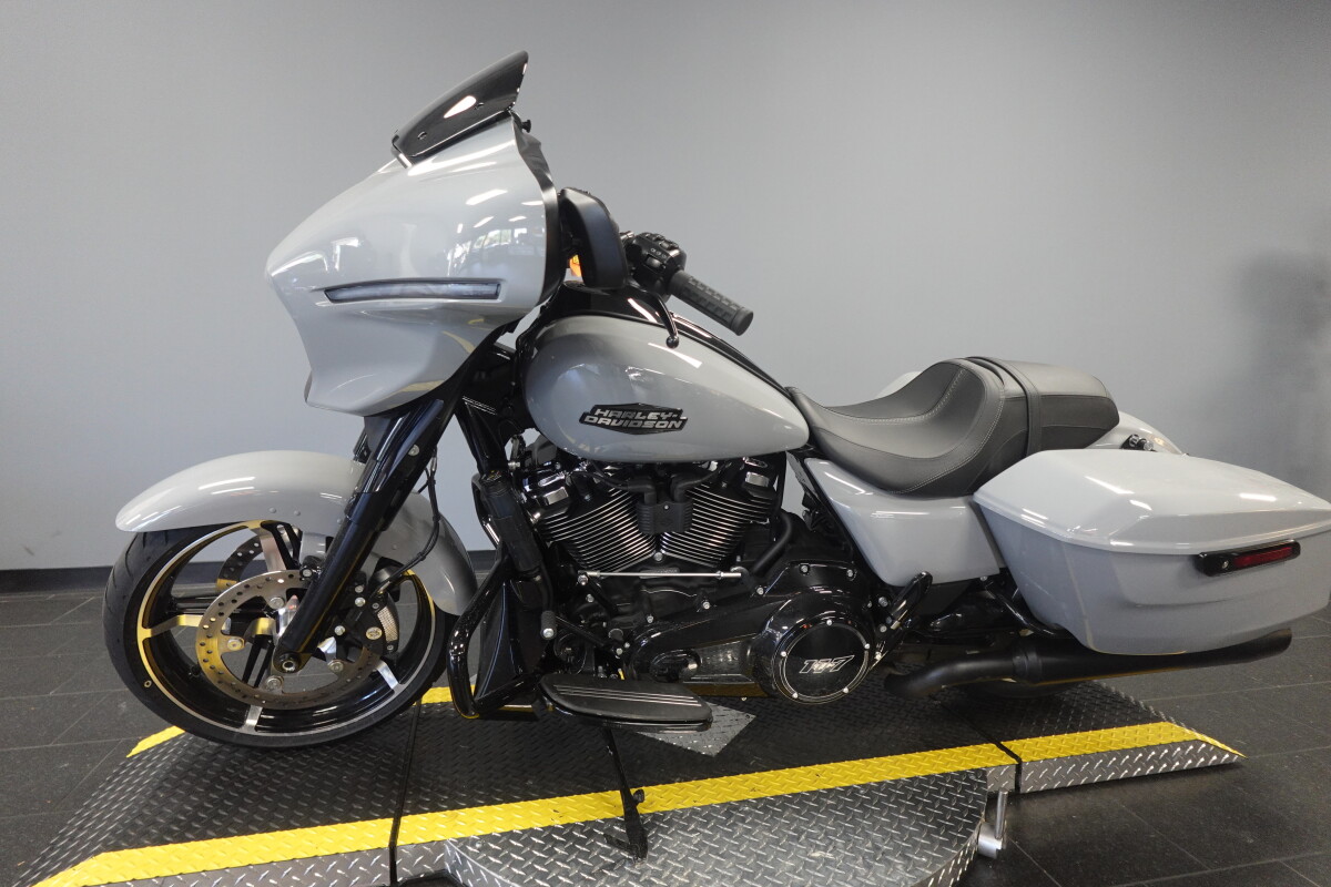 2025 Harley-Davidson Street Glide FLHX - Photo 5
