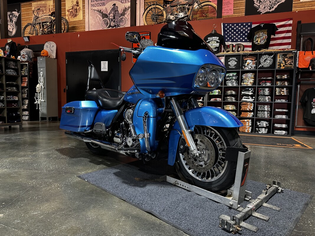 Harley-Davidson Road Glide Ultra 2011 FLTRU COOL BLUE PEARL