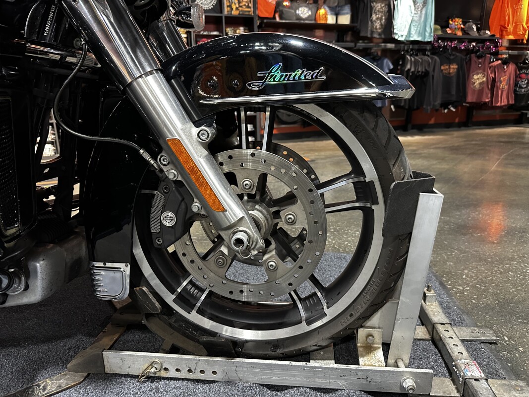 Harley-Davidson Electra Glide Ultra Limited 2014 FLHTK CHAR PRL/V BLK W/ PINSTRIPE - Photo 2