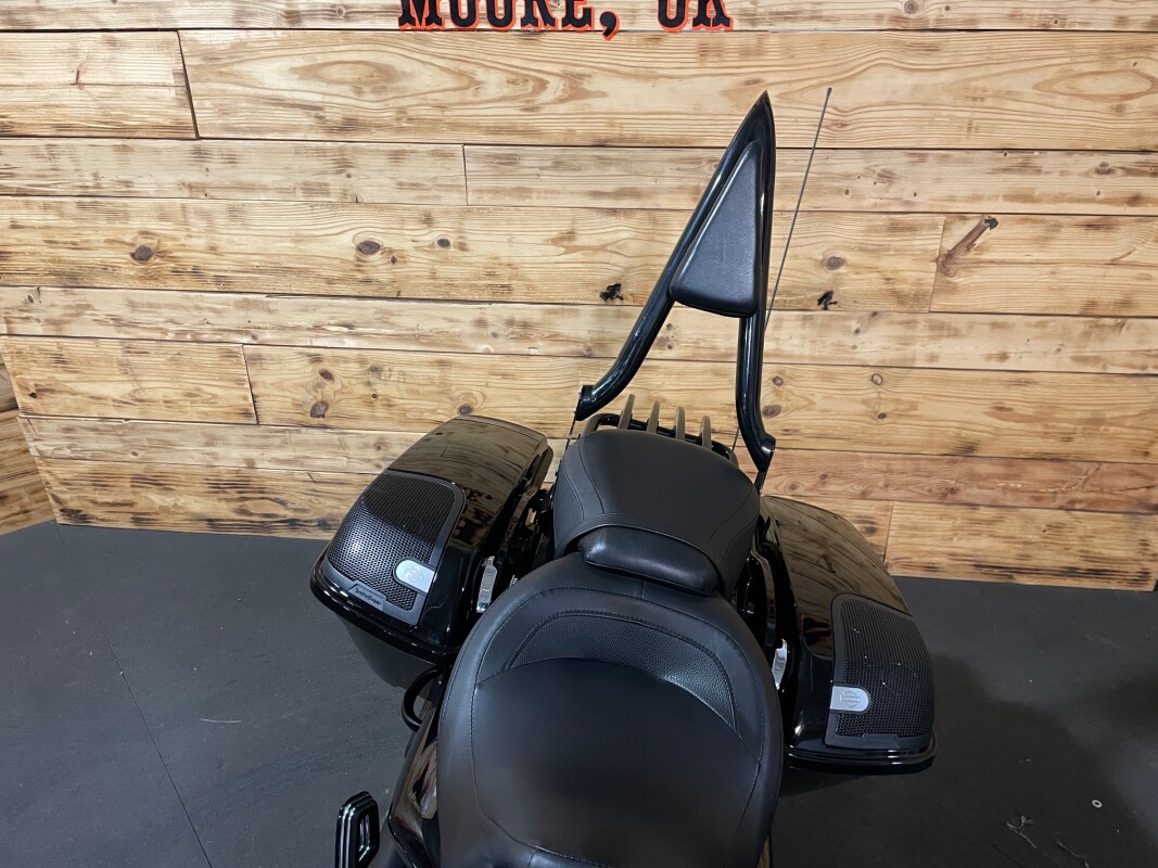 Harley-Davidson Street Glide Special 2023 FLHXS Vivid Black - Black Finish - Photo 6
