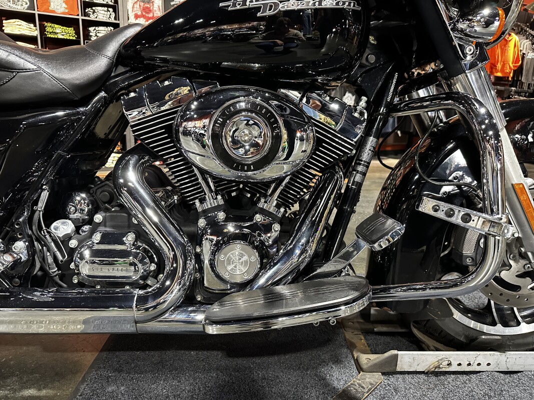 Harley-Davidson Street Glide 2011 FLHX BLACK - Photo 3
