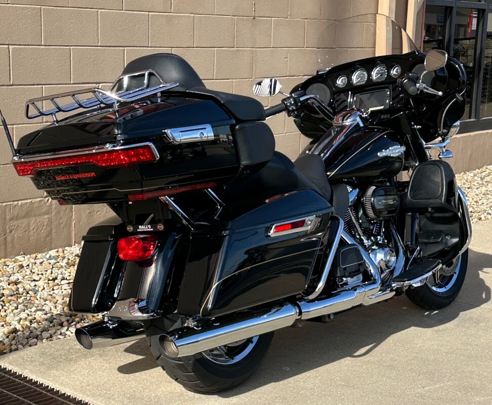 2018 Harley-Davidson Ultra Limited Vivid Black - Photo 2