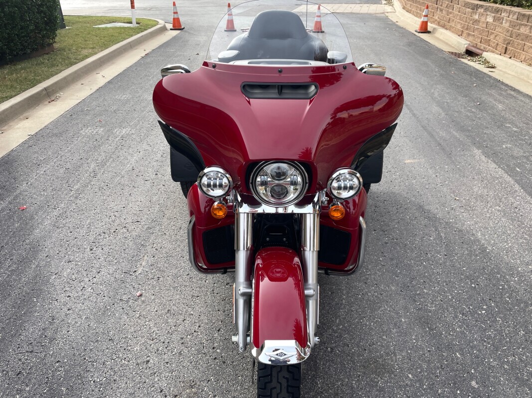 Harley-Davidson Tri Glide Ultra 2021 FLHTCUTG BILLIARD RED - Photo 4