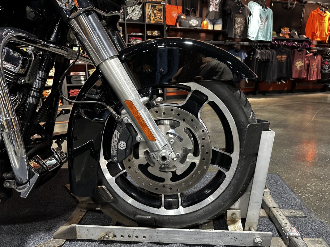 Harley-Davidson Street Glide 2011 FLHX BLACK - Photo 2