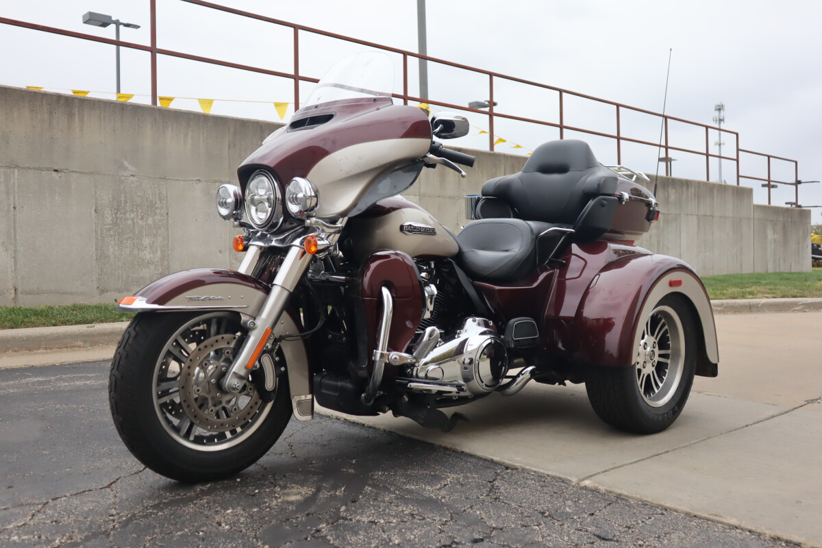 2018 Harley-Davidson Tri Glide Ultra FLHTCUTG - Photo 4