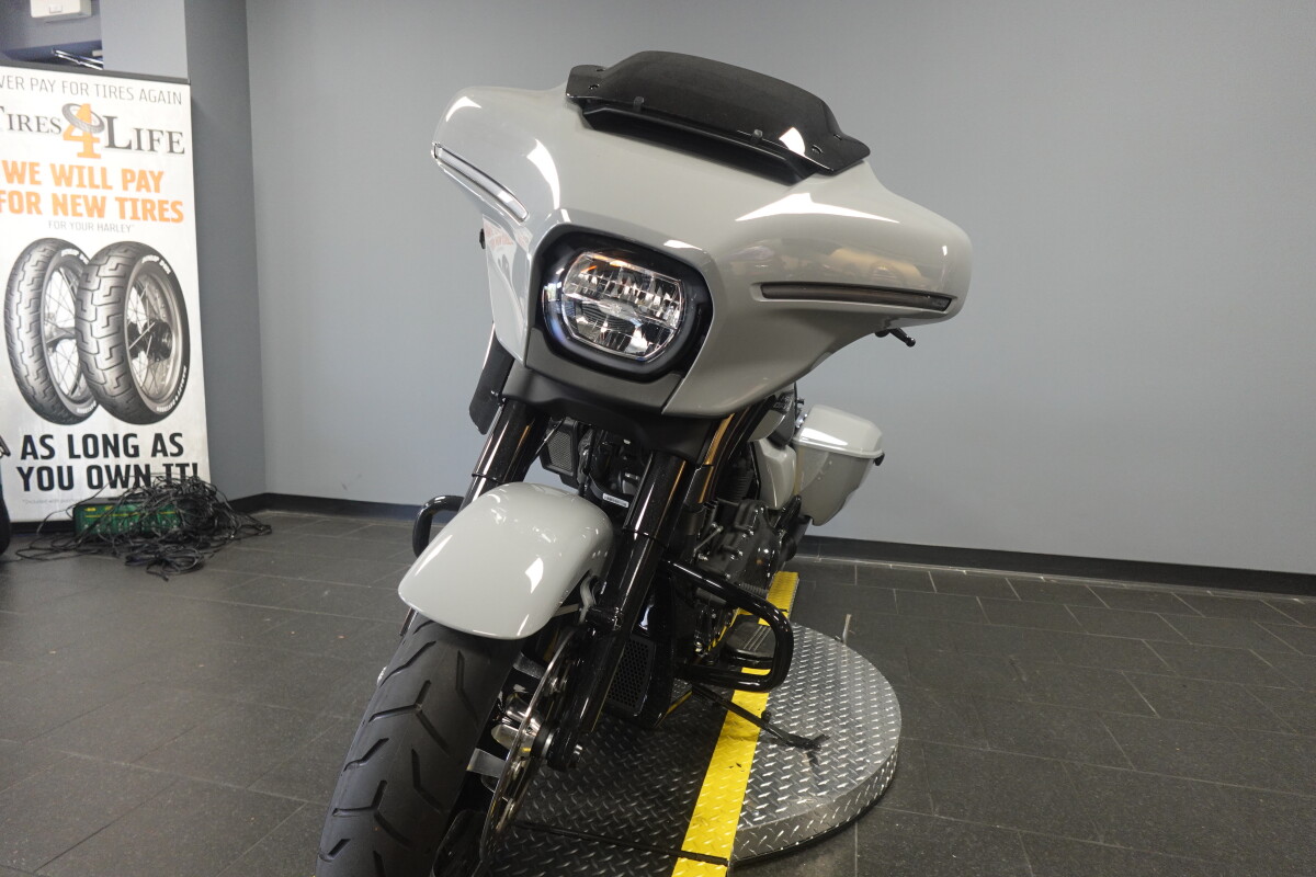 2025 Harley-Davidson Street Glide FLHX - Photo 3