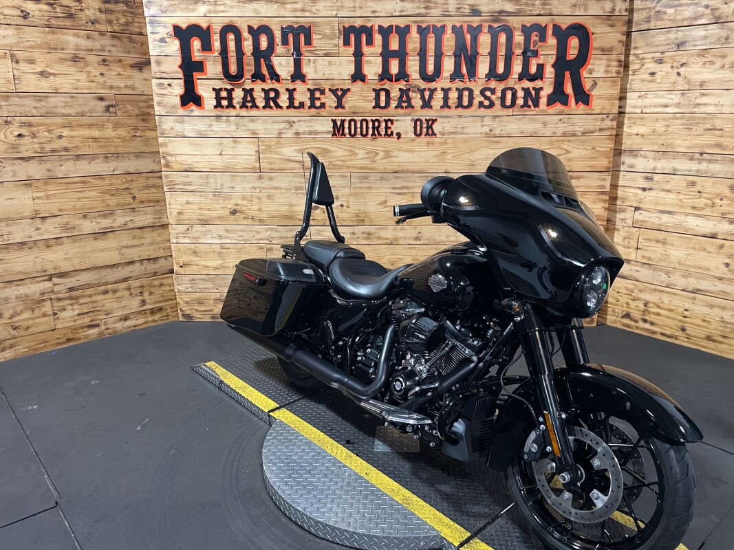 Harley-Davidson Street Glide Special 2023 FLHXS Vivid Black - Black Finish - Photo 3