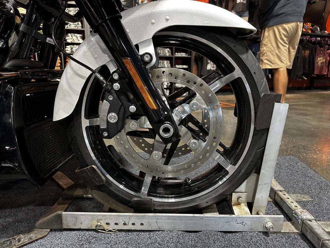 Harley-Davidson Road Glide 2025 FLTRX WHITE ONYX PRL - Photo 2