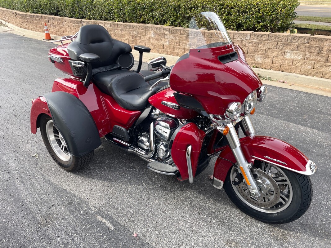 Harley-Davidson Tri Glide Ultra 2021 FLHTCUTG BILLIARD RED - Photo 3
