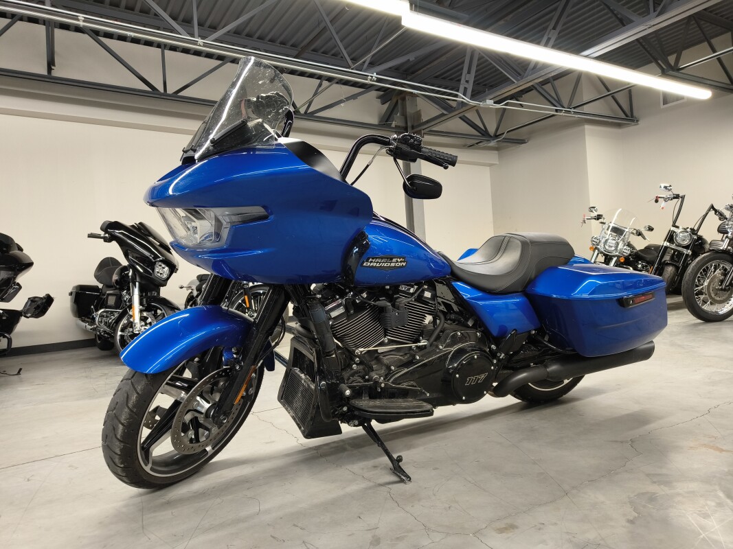 2024 Harley-Davidson Road Glide Blue Burst