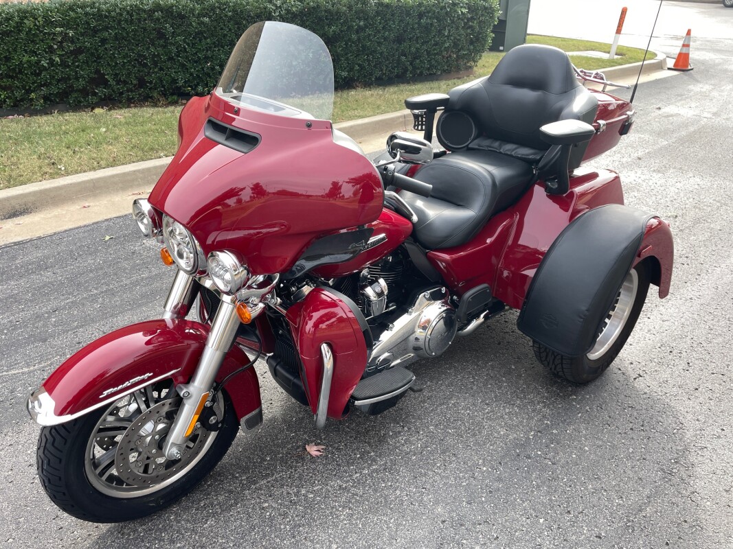Harley-Davidson Tri Glide Ultra 2021 FLHTCUTG BILLIARD RED - Photo 7
