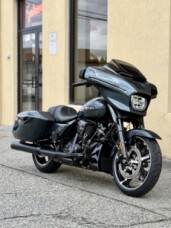2025 Harley-Davidson® Street Glide® FLHX - LOW MILEAGE thumb 2