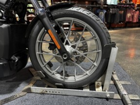 Harley-Davidson® Nightster™ Special 2023 RH975S BLACK thumb 2