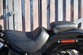 2025 Harley-Davidson® Street Bob® FXBB thumb 2