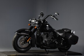 2019 Harley-Davidson® Heritage Classic FLHC thumb 0