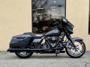 2025 Harley-Davidson® Street Glide® FLHX - LOW MILEAGE thumb 3