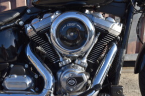 2025 Harley-Davidson® Street Bob® FXBB thumb 2