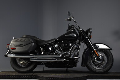 2019 Harley-Davidson® Heritage Classic FLHC