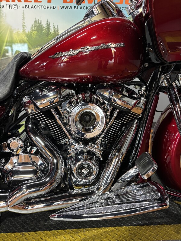 2017 Harley-Davidson Road Glide Special VELOCITY RED - Photo 2
