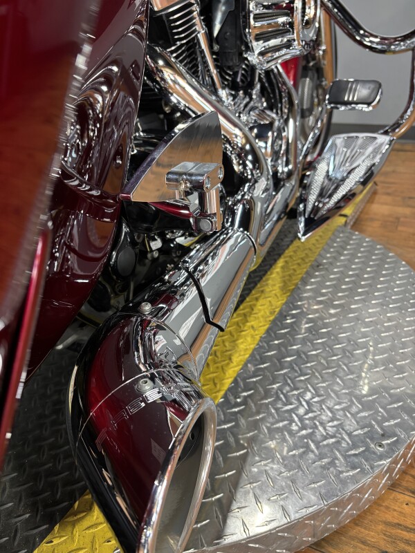 2017 Harley-Davidson Road Glide Special VELOCITY RED - Photo 4