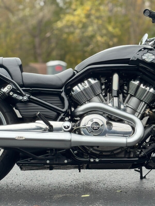 2012 Harley-Davidson V-Rod Muscle Vivid Black - Photo 6
