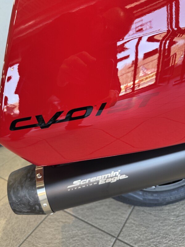 FLTRXSTSE 2025 CVO Road Glide ST - Photo 7