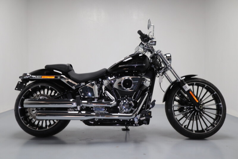 2025 Harley-Davidson® Breakout™ Vivid Black